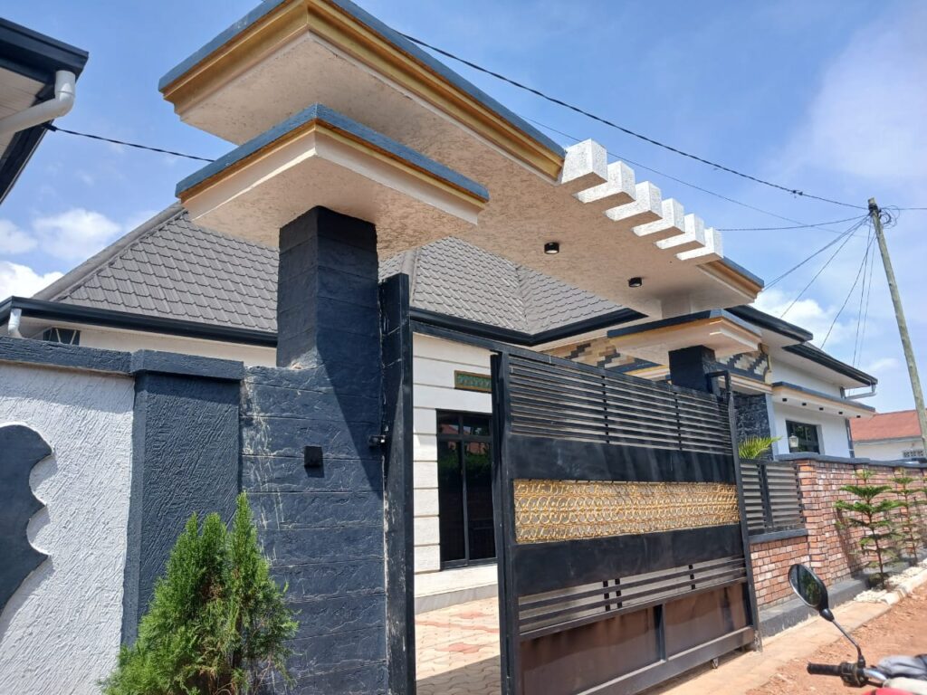 House for sale in KANOMBE