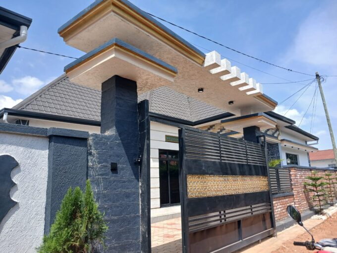House for sale in KANOMBE