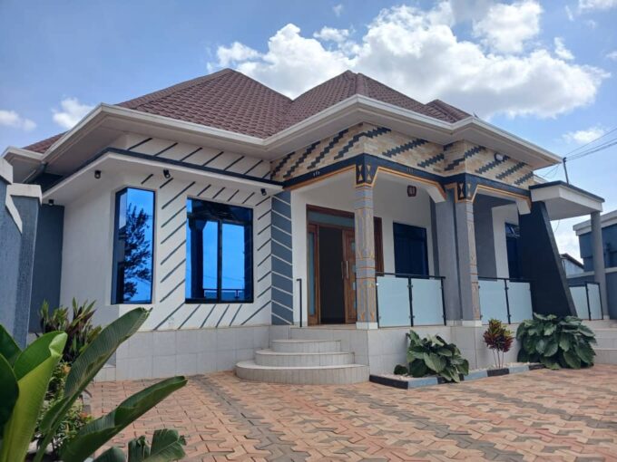 House for sale in KANOMBE