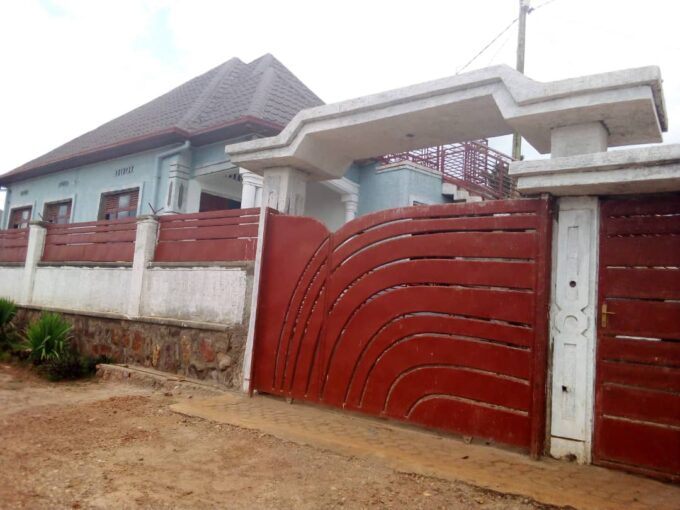 House for sale in NYAKARIRO