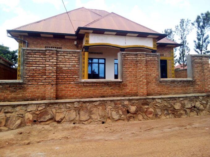 house for sale NYAKARIRO (GISHORE)
