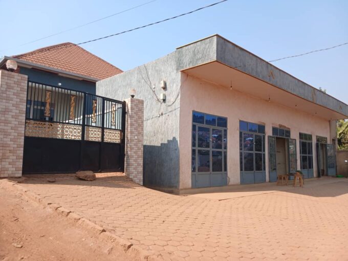 houses for sale at MASAKA (KWA Sylive)
